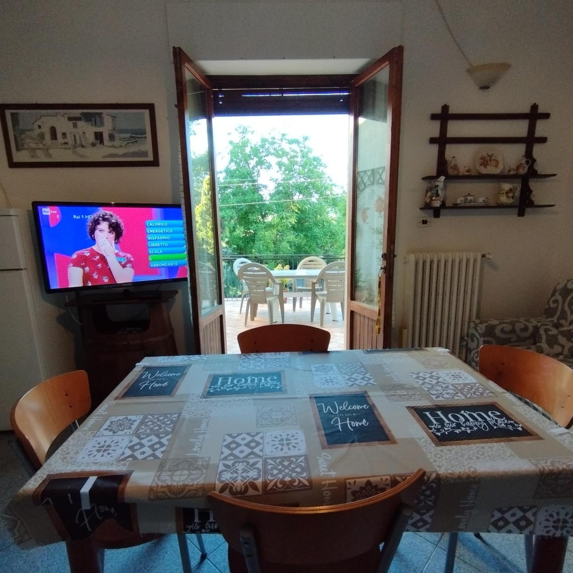 Casa Ugo Lägenhet Poppi Exteriör bild