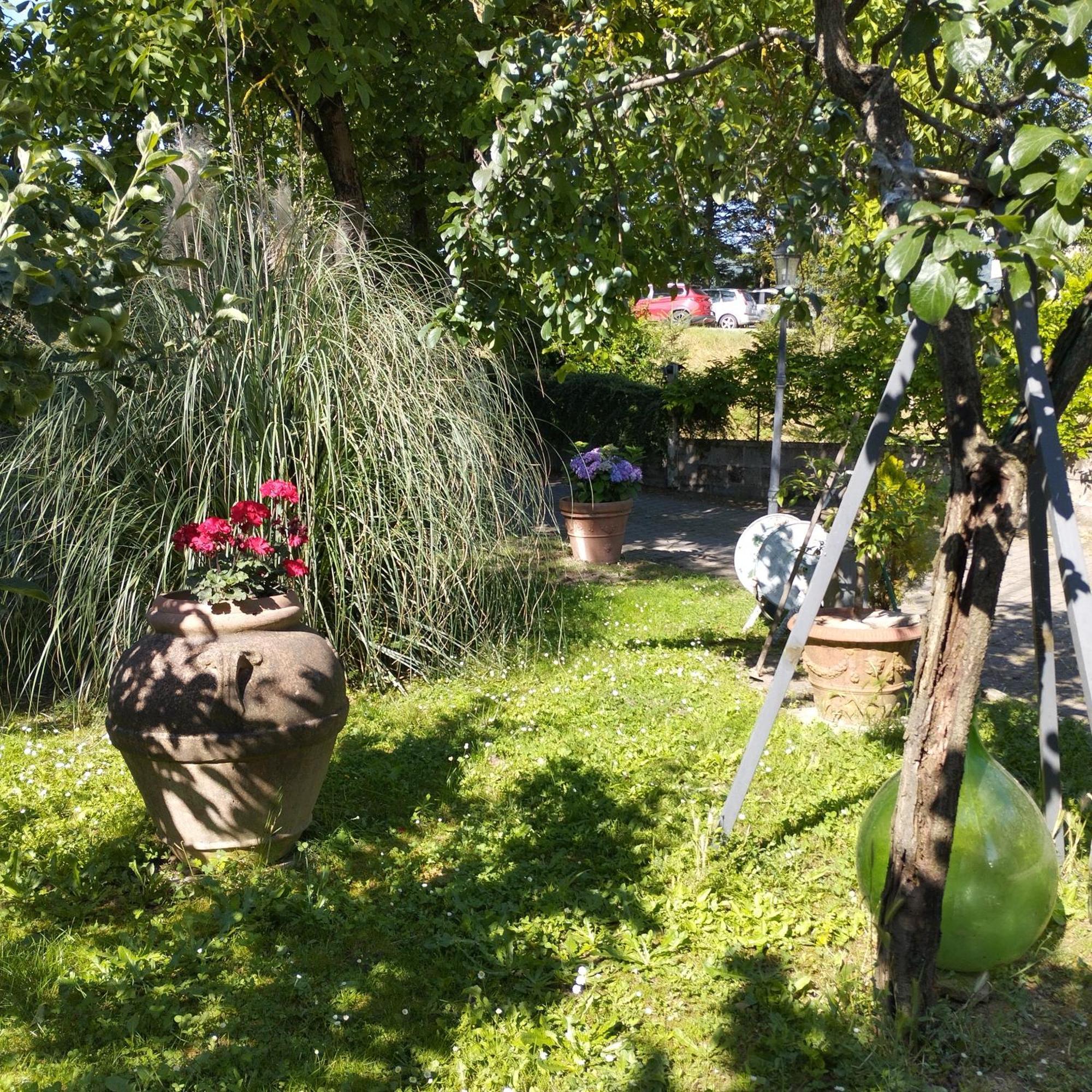 Casa Ugo Lägenhet Poppi Exteriör bild